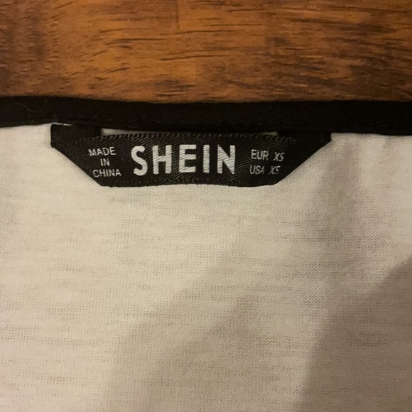 New Without Tags SHEIN White & Black Dragon Crop Top - Picture 8 of 11